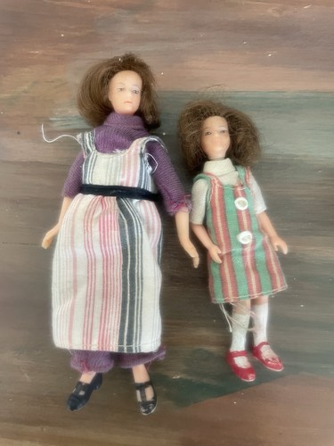 Vintage doll house 1970s - vintage,