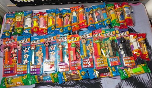 Lot pez dispensers 33 - of,