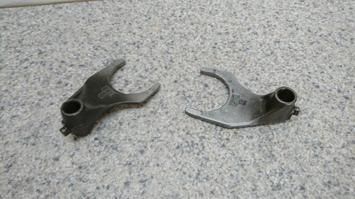 Gear selectors forks - forks, r1