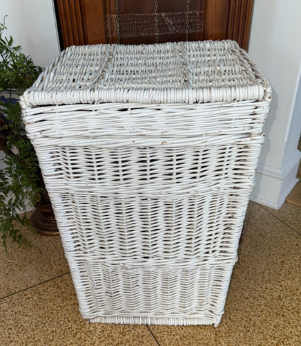 Large vtg white wicker laundry - vtg,