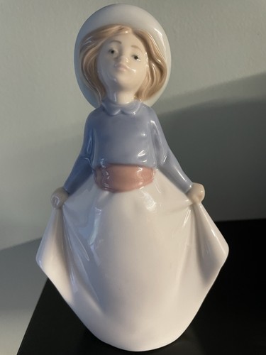 Nao lladro - nao,