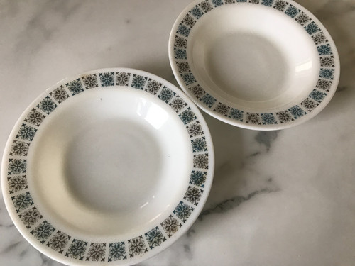 Vintage pyrex chelsea rimmed - vintage,