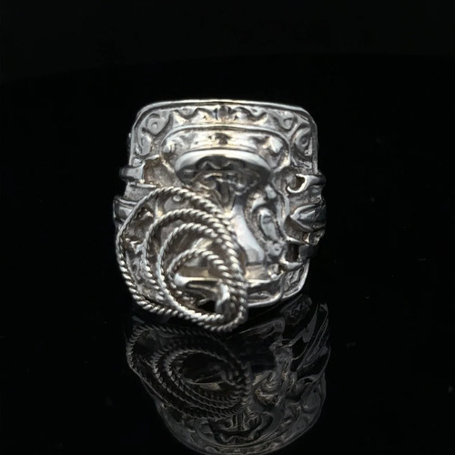 Silver saddle ring size - , v