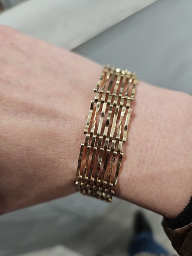 9ct yellow gold gate bracelet - gold,