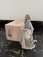 Nao LLADRO Porcelain Figurine