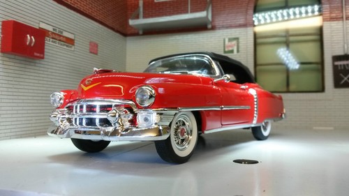 Cadillac eldorado - 1:24,