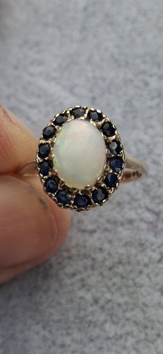 Vintage 9ct yellow gold - yellow, opal