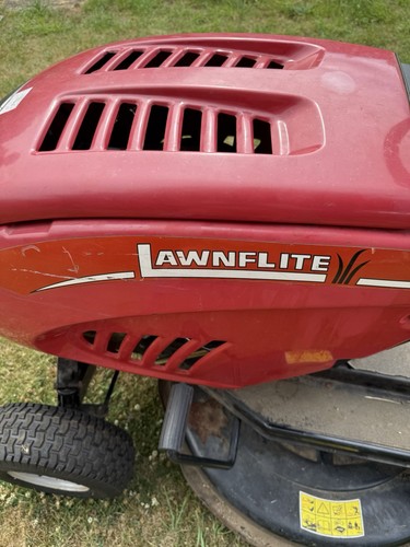 Lawn tractor ride mower - ride-on,