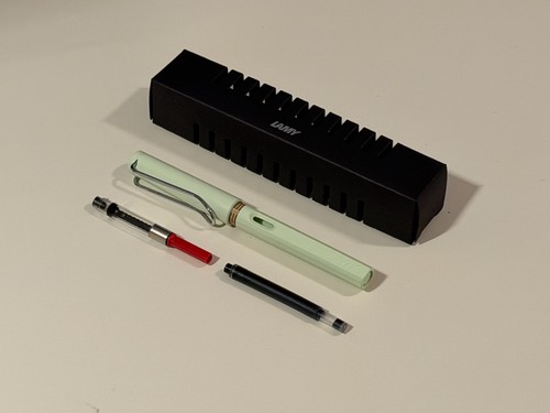 Lamy safari fountain pen - safari,