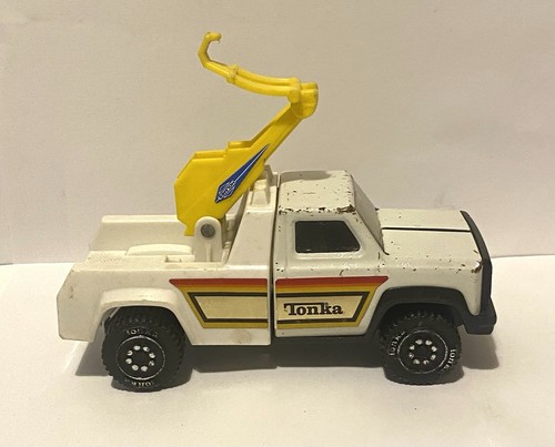 Tonka white tow truck - tow,
