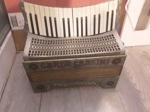 Music squeeze box - music, casini