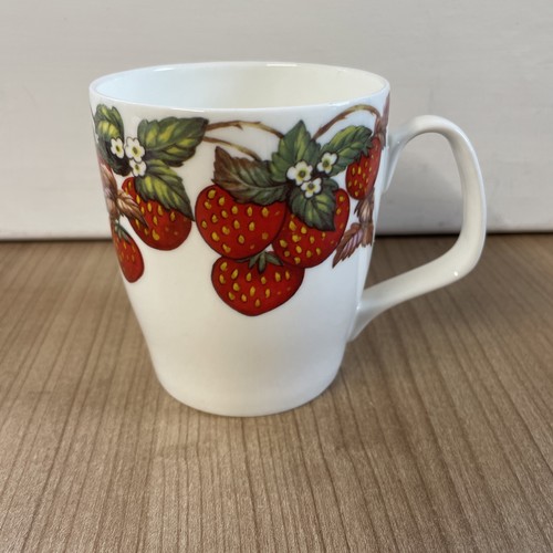 Data china strawberry mug - data,