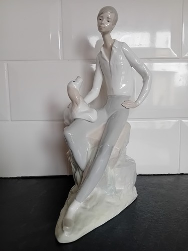 Lladro nao figurine seated - figurine, of