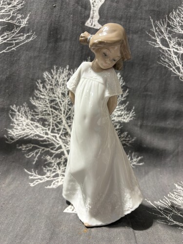 Nao lladro shy - 'so, figurine