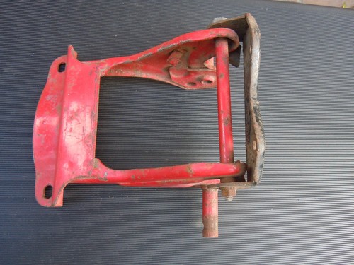 Honda seat bracket c50 - honda,