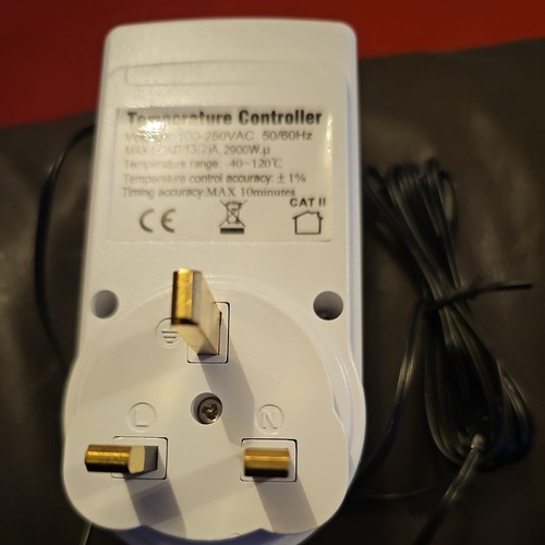 Digital thermostat plug - plug, socket