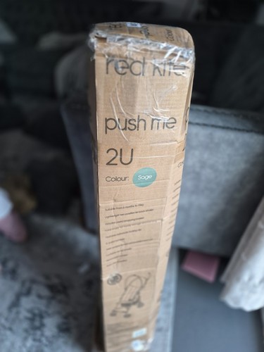 Red kite push - push, me