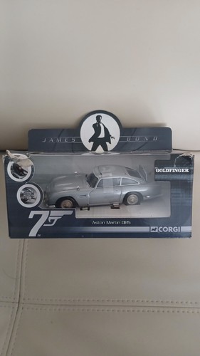 James bond aston - (goldfinger),