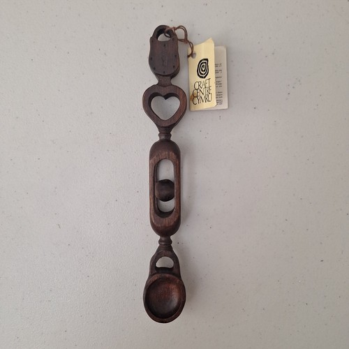 Vintage large tag - w/,