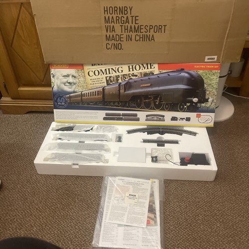 Hornby coming home train set - train,