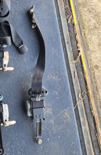 Toyota mr2 seat belt right - mr2,