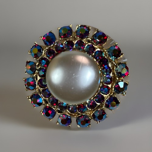 Large round faux pearl brooch - large,