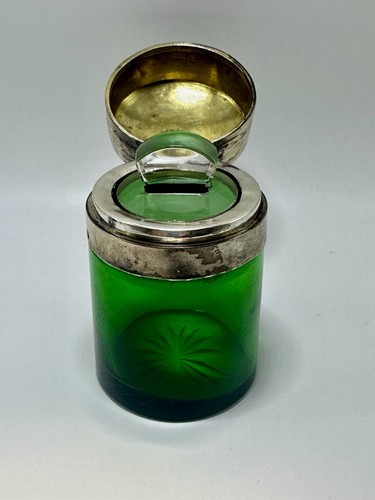 Sterling silver green glass - &,