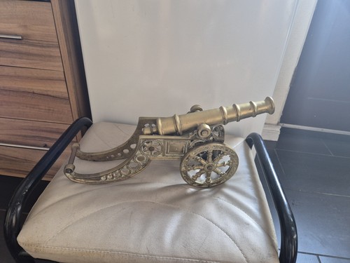 Collectable heavy solid brass - collectable,