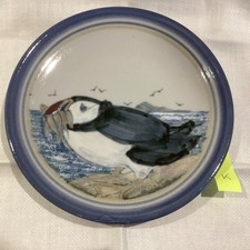 Highland Stoneware Scottish Pottery. Plate/Wall Hanging 20 cms Puffin (k)