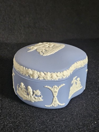 Wedgwood jasper ware art - ware,