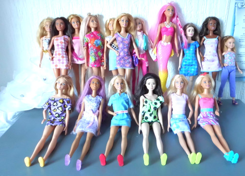 Barbie dolls fully - , ~