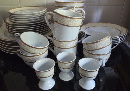 Waterside peice fine china - 40,
