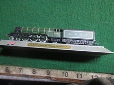 LNER A1 CLASS "FLYING SCOTSMAN" LOCOMOTIVE & TENDER (N-GAUGE) LOT T40