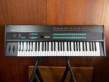 Yamaha DX7 vintage digital