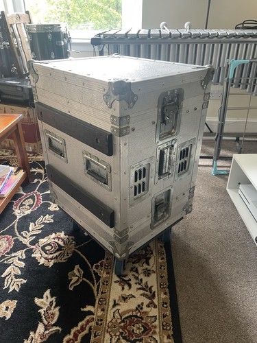 Wheeled flight case - wheeled,