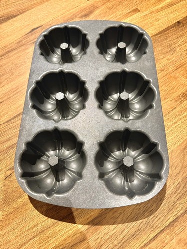 Nordic ware cake tin - cake, 6