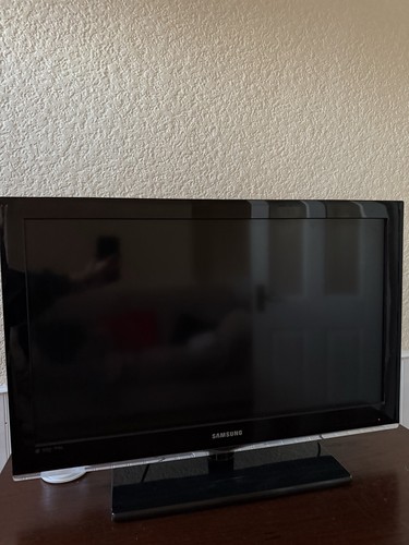 Samsung 28in lcd - 28in, screen