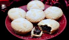 12 HOME MADE MINCE PIES - FREE