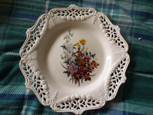 Royal creamware buttercups - royal, buttercups.