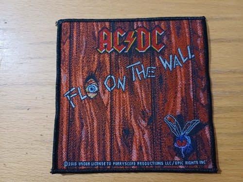 Acdc patch fly the wall - on,
