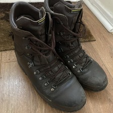 Altberg Defender 8L / Wide Fit