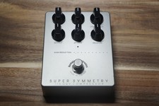 DARKGLASS SUPER SYMMETRY BASS