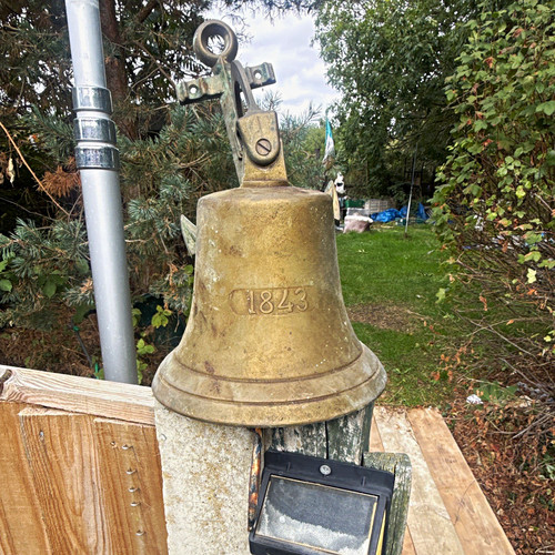 Engraved metal door - bell, 1843