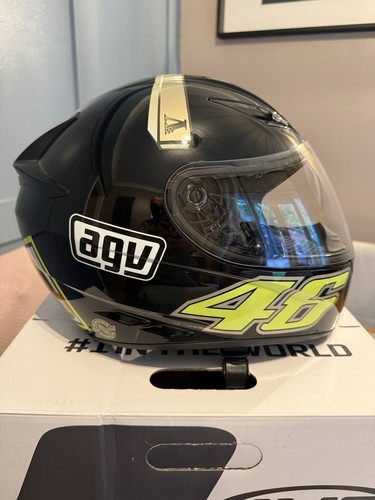 Vr46 valentino rossi - valentino, agv