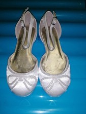 Young Girls Ivory Shoes Size 11
