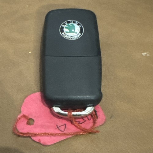 Genuine used skoda button - genuine,