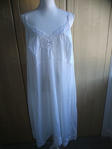 Vtg glossy nylon - glossy, nylon&lace