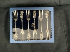 6 BEAUTIFUL BOXED VINTAGE