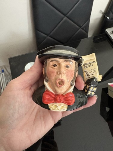 Royal doulton the caroler - royal,