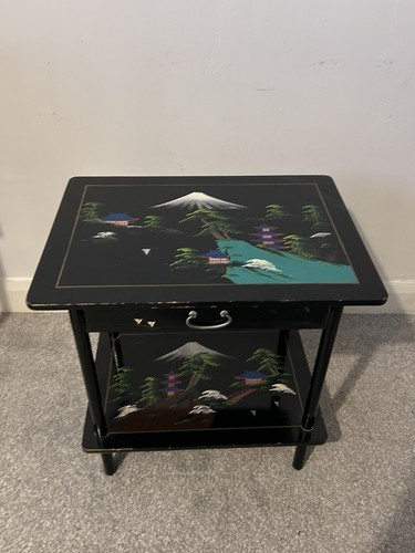 Mini chinoiserie side - side, table.